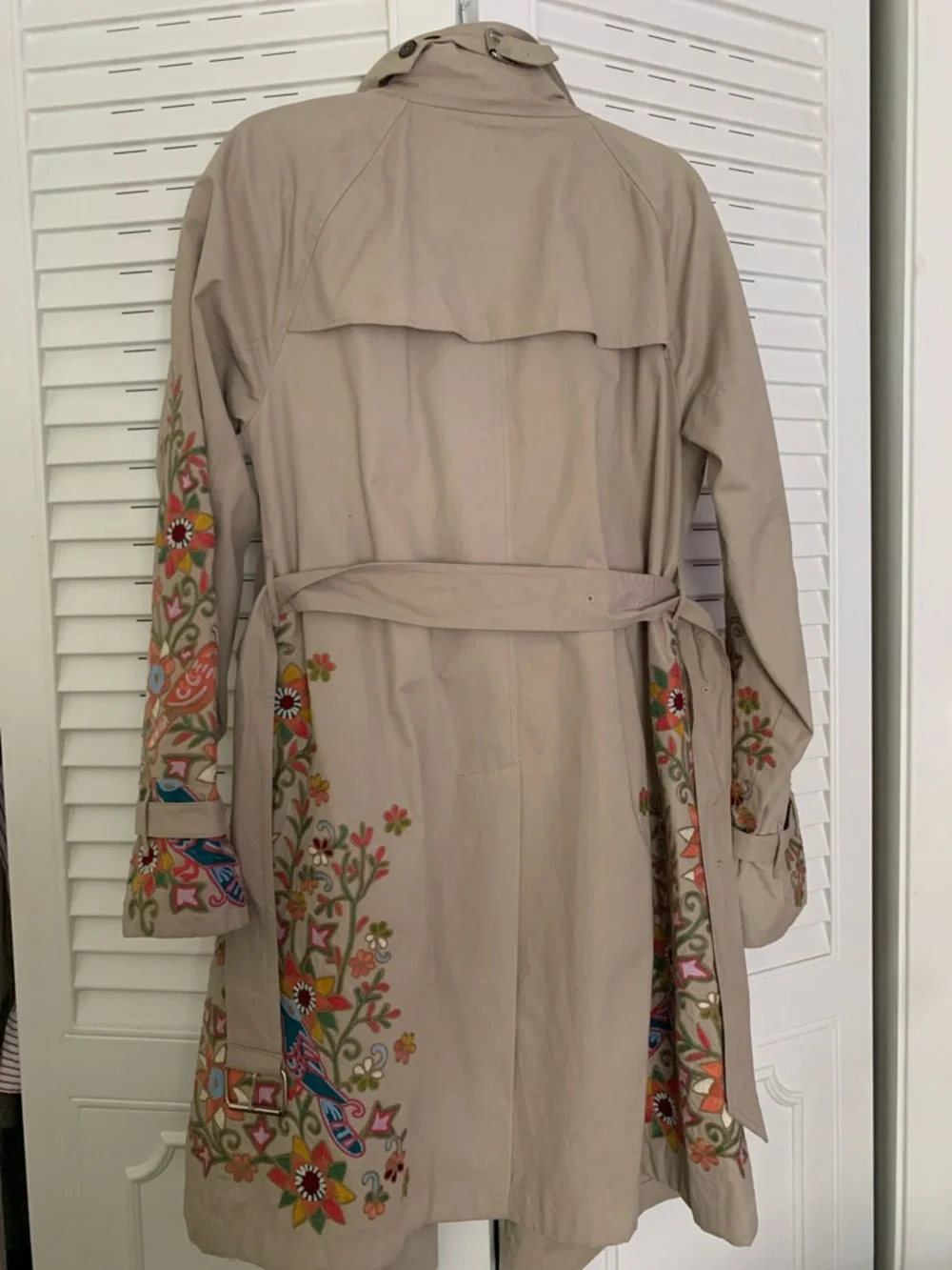Calypso St. Barth Embroidered Beige Trench Coat with Floral Detail - Picture 12 of 15